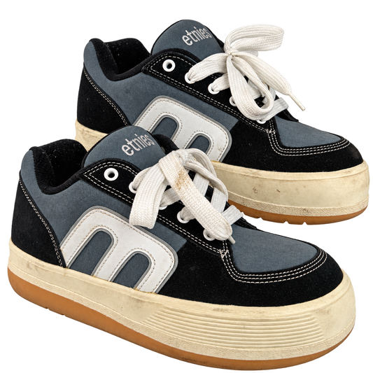 vintage etnies skate sneakers