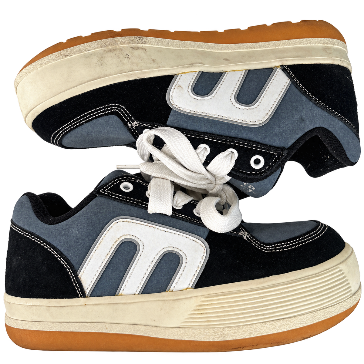 vintage etnies skate sneakers